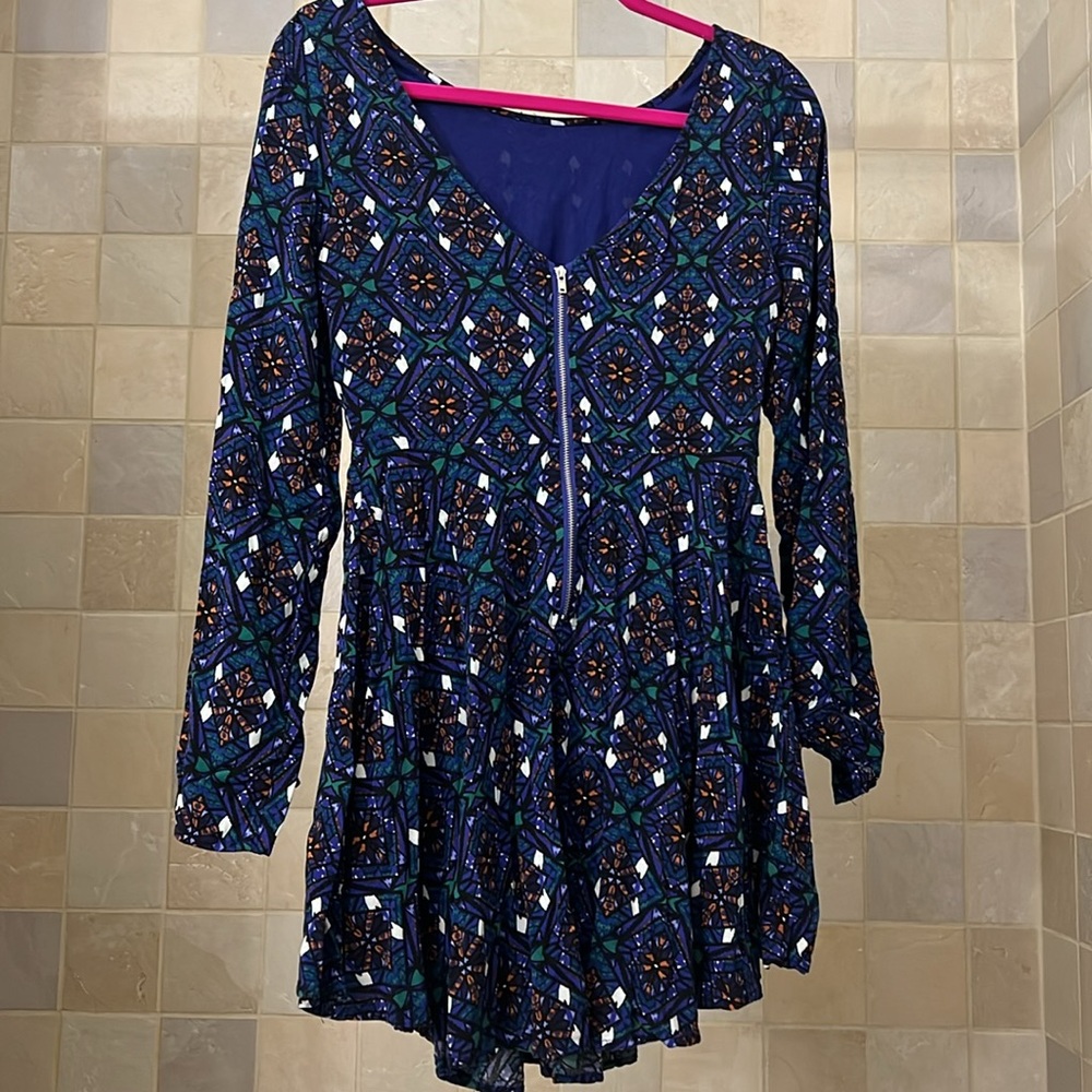 Patterned Dress - Picture 4 of 6